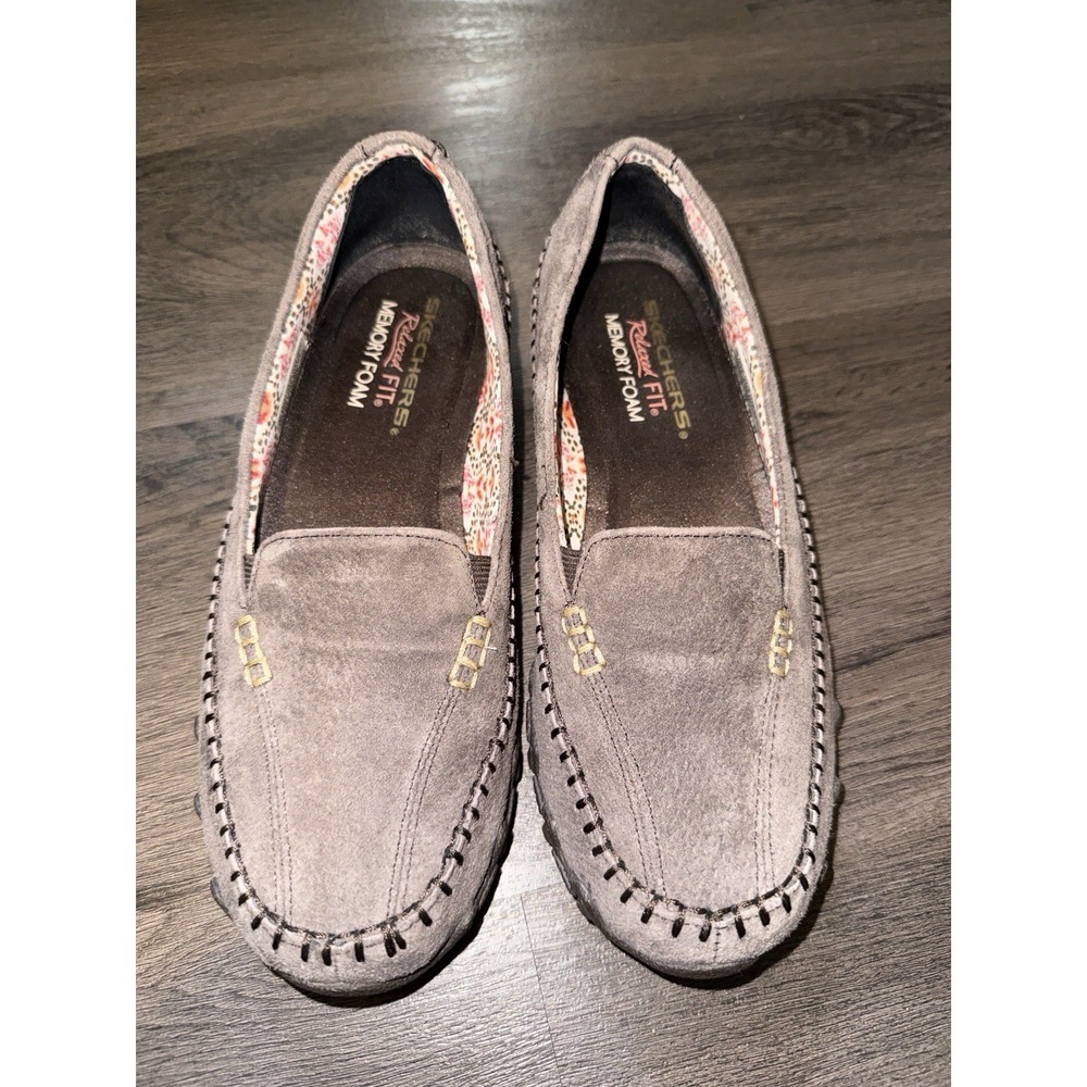 Sketchers Relaxed Fit Memory Foam Women's Leather  Slip On- Size 6